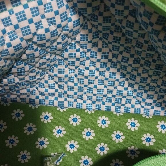 Vera Bradley Green Floral Quilted Shoulder Bag - Picture 5 of 6